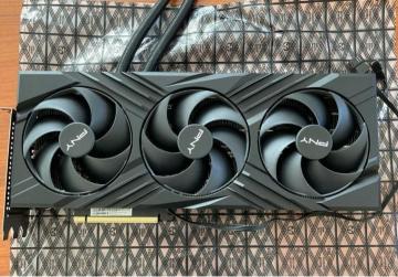 yiE2zPNY GeForce RTX4090 24GByz