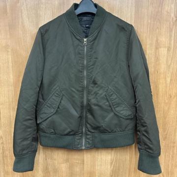 ���� UNIQLO ���j�N�� MA-1 �u���]�� �W���P�b�g �J�[�L L