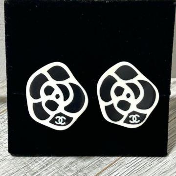 CHANEL �V���l�� �J�����A �C�������O 03P �R�R�}�[�N