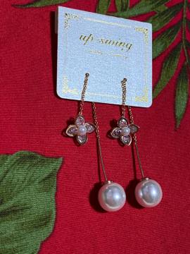 新品未使用☆めちゃかわ☆キラキラお花andパール☆ピアス