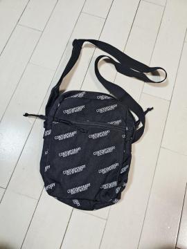 AZUL by moussy  ���~�����S���S �V�����_�[�o�b�O