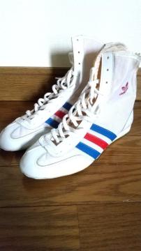 A[`adidasXOV[Y5Be[W@