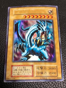 �V�Y���J�[�h�@�u���[�A�C�Y�E�z���C�g�h���S���@����