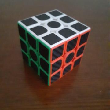 ���[�r�b�N�L���[�u �J�[�{���L���[�u 3�~3 ���g�p