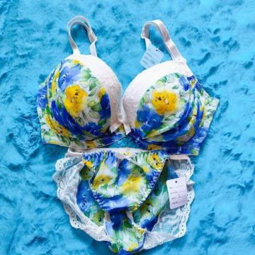 エロカワッ.。。F80×L。。。水彩画フラワー柄シフォンブラジャー&ショーツセット。。グラマー大きいサイズ花柄レース
