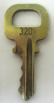 ���C�E���B�g�� VUITTON �`���[�� �싞���̌��J�M�� 320 �j�����p�@c