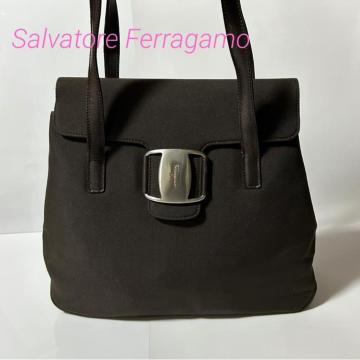 i Salvatore Ferragamo tFK @ V_[obO g[gobO AQ21 8718 iC