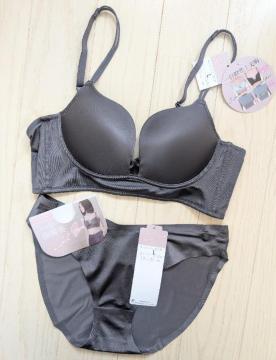 �k���J�ԃ��C�N���Ђт��ɂ����m�����C���[�u���W���[�V���[�c�Z�b�g���V�i����������