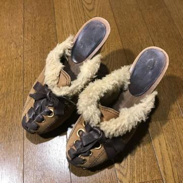 A Ki MIUMIU ~E~E [g&X^bY T{T_ 24.5cm