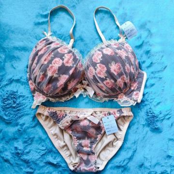 透け感がエロcute。。F80×L。。薔薇柄×オーガンジーレースブラジャー&ショーツセット。。グラマー大きいサイズローズバラ柄
