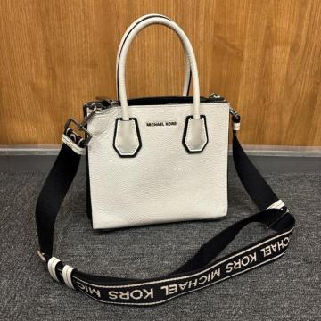 ���� MICHAEL KORS �}�C�P���R�[�X �V�����_�[�o�b�O �n���h�o�b�O