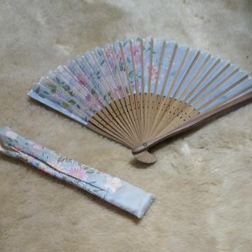 扇子 新品未使用 グレー地に花柄