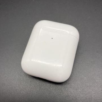  Apple Abv AirPods [dP[X A1938 񐢑