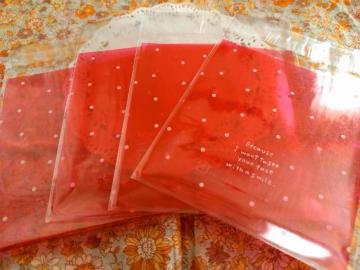 �����������h�b�g�Ɖp���̃��b�s���O��4�����ԃs���N