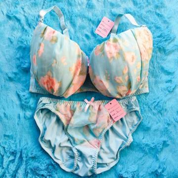 フラワー柄透けシフォンがエロ可愛ッ。。。H80×L。。ブラジャー&ショーツセット。大きいサイズグラマーお花柄希少サイズ。。。