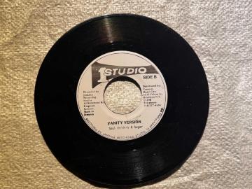 Studio One Sugar Minott �wVanity / Vanity Version�x 7�C���` ���R�[�h