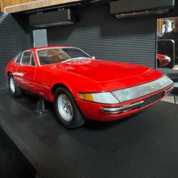 ŖWi  1/18 tF[ 365GTB/4 fCgi f69