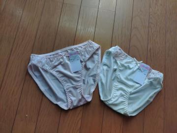 �M�T�C�Y�̃V���[�c�Q��