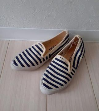 新品■nev◆ネイビー×ホワイト ボーダー スリッポン スニーカー 23cm