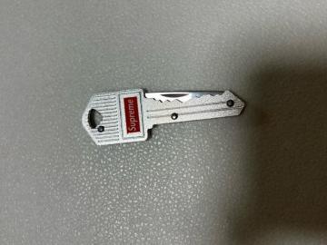 Supreme knife keychain �L�[�z���_�[ �V�i���g�p�i
