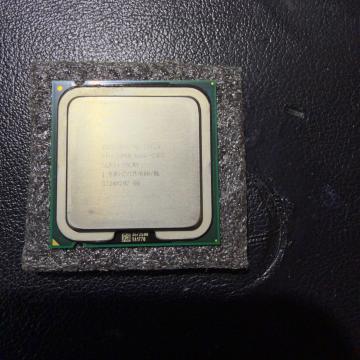 Intel Pentium Dual-Core E2160 �f�X�N�g�b�v�pCPU 1.80GHz LGA775 �v���Z�b�T