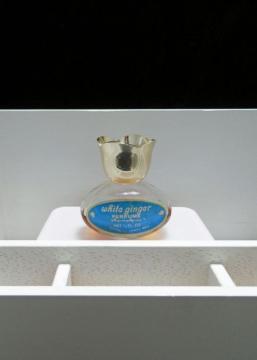 white gingerA PERFUME