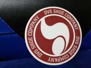 yV[zDVS SHOE COMPANY