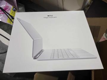 Apple iPad Magic Keyboard 13�C���`iPad Air�iM4�j�p ���{�� JIS �z���C�g �����i