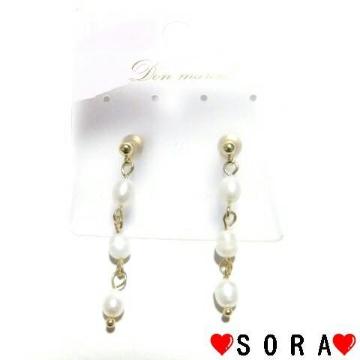 キラキラ ゴールド♪揺れる シンプル 3連パールデザイン ピアス A