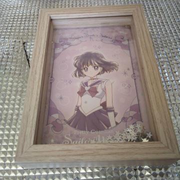 �ؐ��t�H�g�t���[���B �Z�[���[�T�^�[���|�X�g�J�[�h�t��