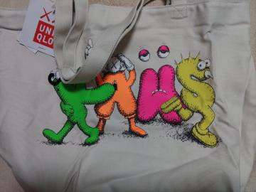 UNIQLO�~KAWSbag����İ��ޯ���Ƹ�