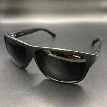 ���� Polaroid �T���O���X �u���b�N