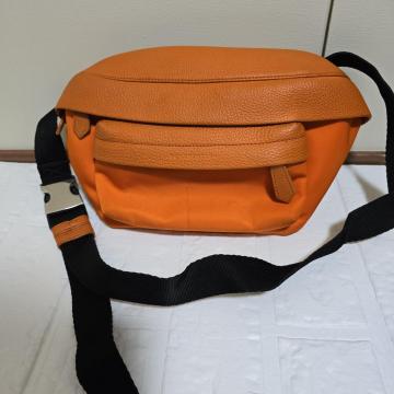 BONAVENTURA LUCA ���J �I�����W �N���X�{�f�B�o�b�O