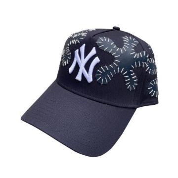 Hand sewing custom leather cap�i�t���[�T�C�Y