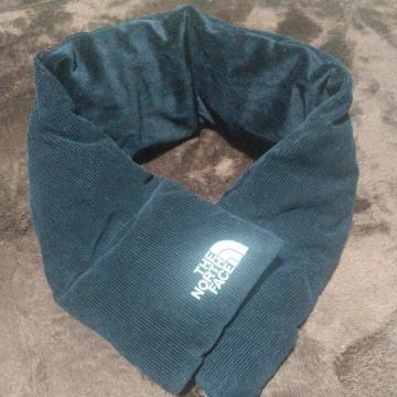 THE NORTH FACE �}�t���[