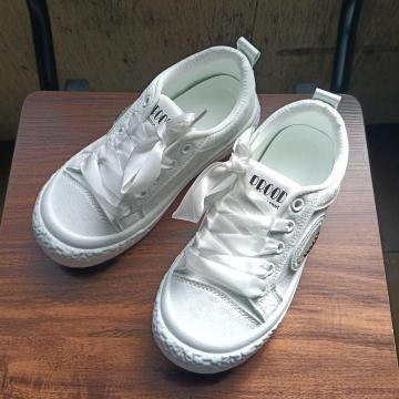 Vi 22.5cm fB[X Xj[J[ zCg V[Y C JWA