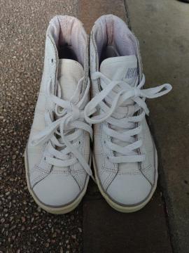 NIKE  �~�h���J�b�g�X�j�[�J�[  �i�C�L  �T�C�Y�Q�Rcm  �C��̌���Ȃ�