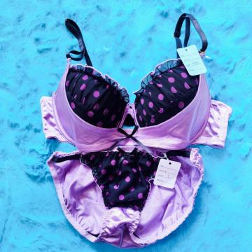 エロcute。。。F80×L。。ドット柄パープルリフトアップブラジャー&ショーツセット。。大きいサイズグラマー。。