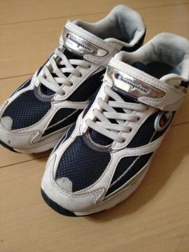 シューズ中古サイズ23