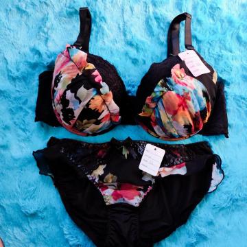 透けシフォンがエロカワッ。。F85×LL。。ぼかしフラワー柄ブラジャー&ショーツセット。。グラマー大きいサイズ お花柄。。。