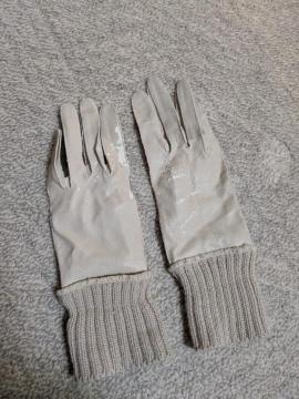 GUESS ���U�[���