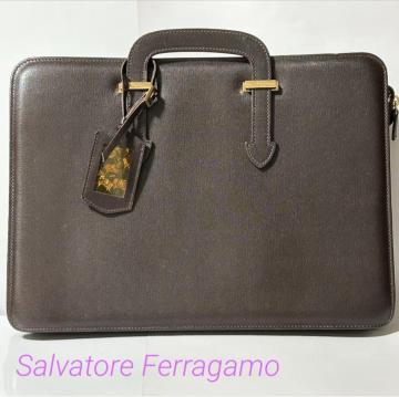 Salvatore Ferragamo �t�F���K�� �����Y ���S���� �J�[�t ���U�[ �r�W�l�X �o�b�O �u���E�� �S�[���h����