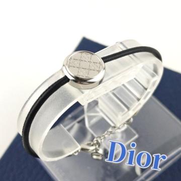 Christian Dior �u���X���b�g