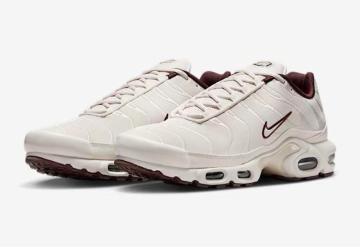 ☆NIKE AIR MAX プラス プレミアム☆