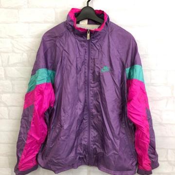  NIKE iCL }`J[ WPbg