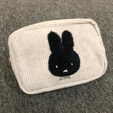  Dick Bruna miffy ~btB[ |[`
