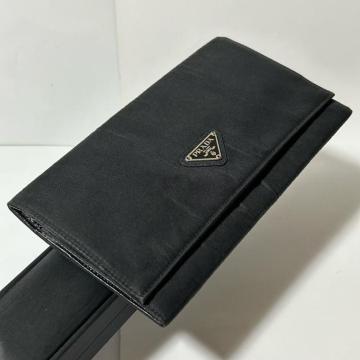 PRADA �v���_ �i�C���� �����z �O�p�v���[�g �u���b�N