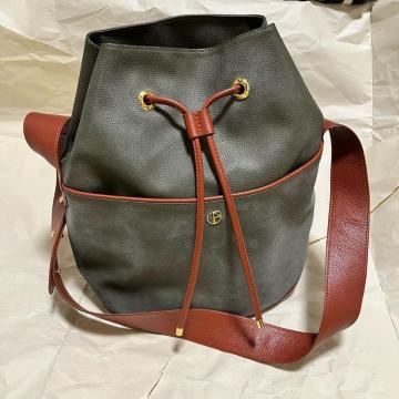 �yNazareno Gabrielli�z ���U�[ �����V�����_�[�o�b�O ��