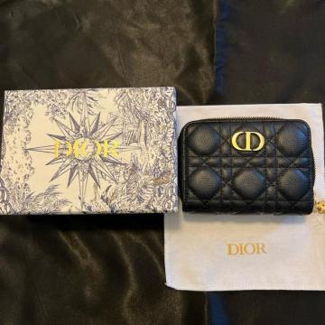 Dior Caro Scarlet �E�H���b�g ���z