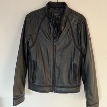 GUESS ���C�_�[�X�W���P�b�g